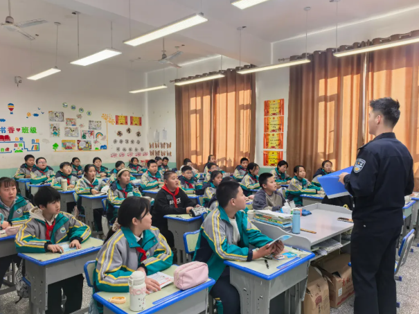 长治平顺：反诈教育从娃娃抓起！“小手拉大手”宣传活动点亮童心，守护家庭安全