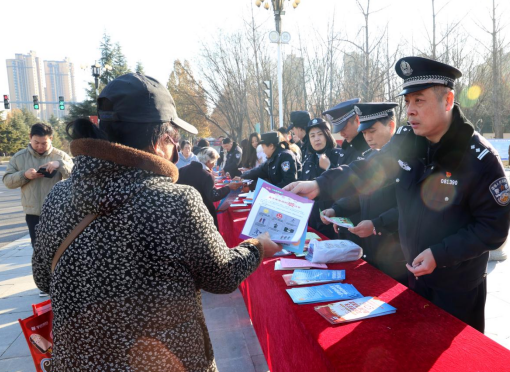 弘扬宪法精神，临汾尧都公安多形式开展宪法宣传活动