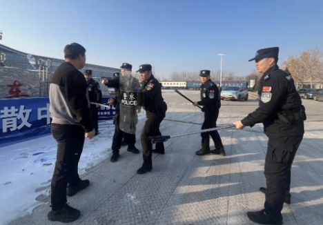 锤炼新质战斗力  实战砺剑保平安——晋中公安开发区分局巡警大队开展应急处突演练