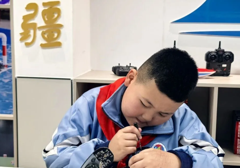 热烈祝贺吕梁市第一小学校学子在山西省电子制作竞赛中载誉而归！