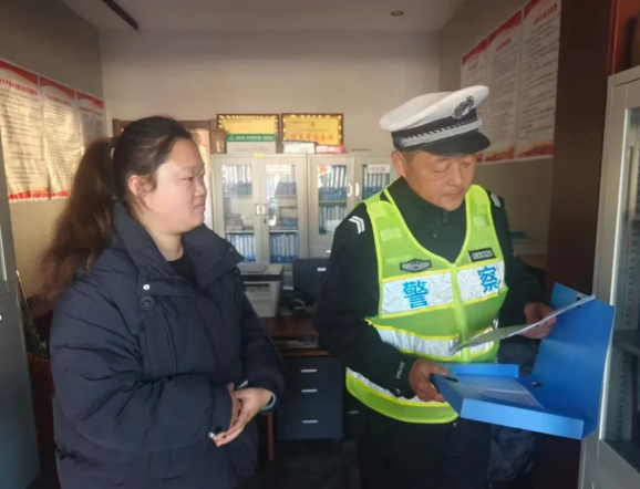 临汾安泽公安交通管理大队深入辖区货运企业开展冬季交通安全检查