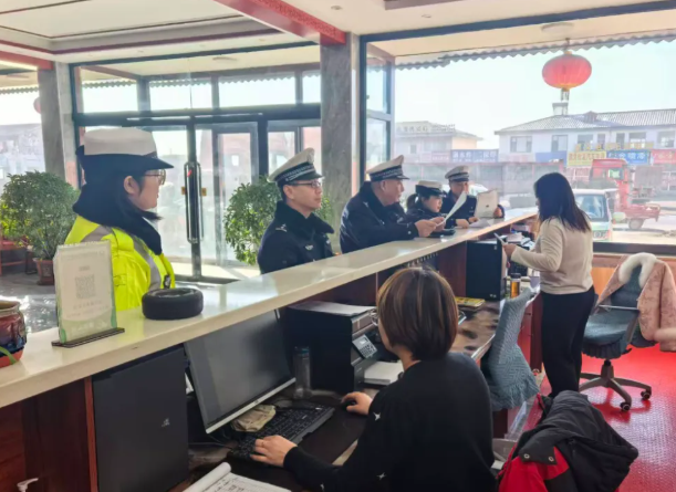 吕梁岚县公安：入企宣讲明责任  货运安全护冬行