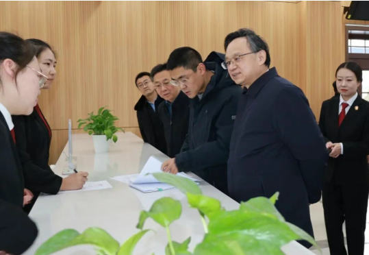 山西省高院党组书记、院长冯军同志在神池法院调研