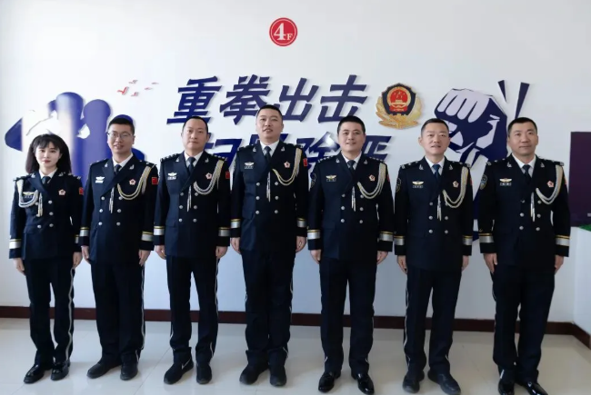 一身警服，一生荣耀！忻州河曲县公安局组织拍摄警礼服纪念照喜迎警察节
