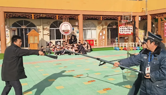 运城稷山公安开展反恐防暴演练
