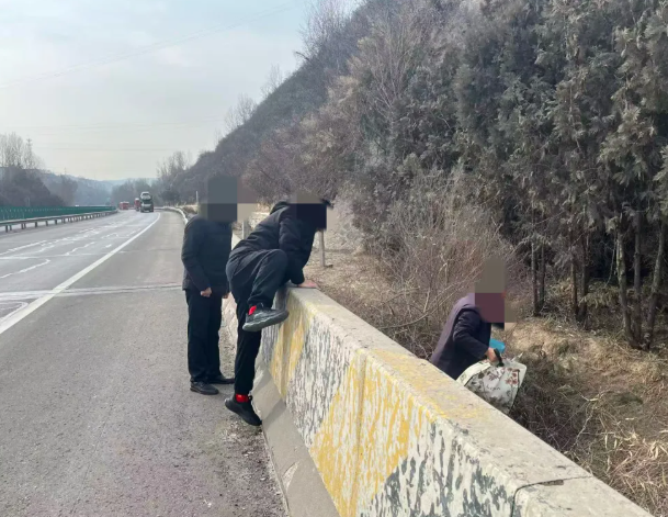 山西高速交管一支队九大队：行人请勿上高速  平安才是最近的路