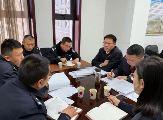 长治襄垣县人民检察院侦查监督与协作配合办公室召开联席会