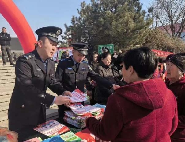 大同广灵公安开展“3·15”主题宣传  筑牢食药安全共治防线