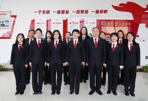 柔肩担正义  巾帼绽芳华——记“山西省三八红旗集体”忻州中院