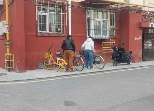 太原晋源区：整治“飞线”规范停放  筑牢文明安全防线