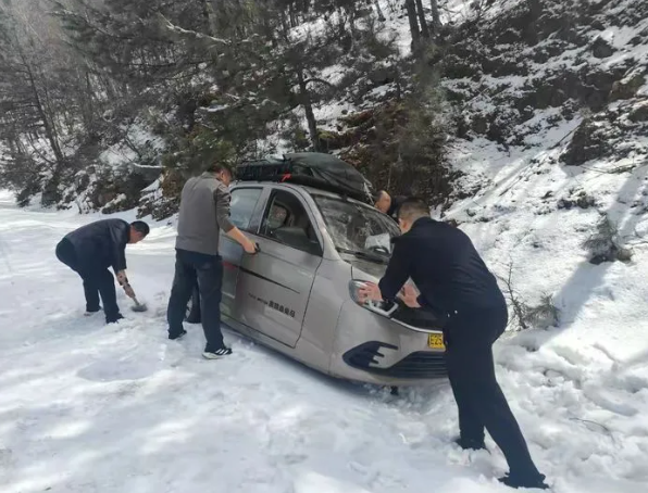 吕梁离石公安：为民服务践初心   件件实事显“警”色